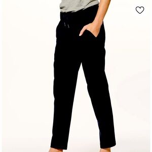 {Lululemon} On The Fly Pant 28" Black - Womens 12